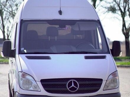Белый Мерседес Sprinter, объемом двигателя 2.15 л и пробегом 735 тыс. км за 10500 $, фото 1 на Automoto.ua