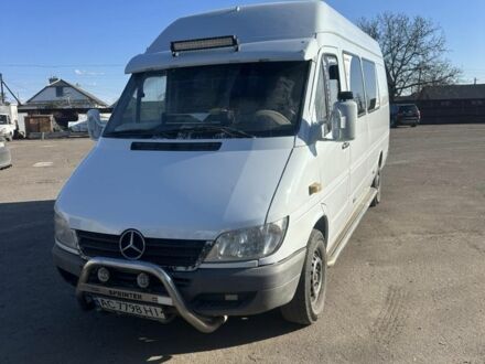 Белый Мерседес Sprinter, объемом двигателя 2.7 л и пробегом 400 тыс. км за 10000 $, фото 1 на Automoto.ua