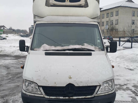 Белый Мерседес Sprinter, объемом двигателя 2.7 л и пробегом 790 тыс. км за 9999 $, фото 1 на Automoto.ua