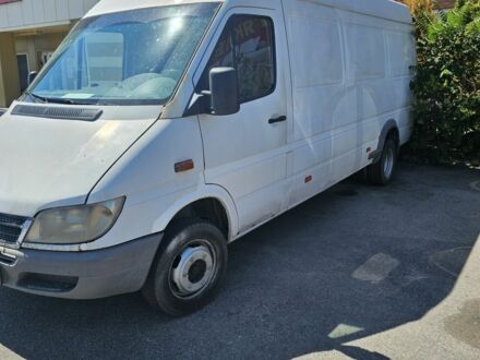 Белый Мерседес Sprinter, объемом двигателя 2 л и пробегом 500 тыс. км за 5034 $, фото 1 на Automoto.ua