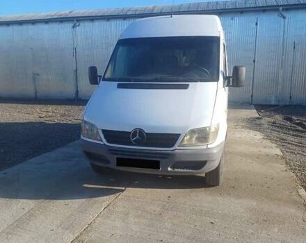 Белый Мерседес Sprinter, объемом двигателя 2.1 л и пробегом 470 тыс. км за 5950 $, фото 1 на Automoto.ua