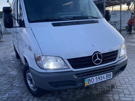 Белый Мерседес Sprinter, объемом двигателя 2.15 л и пробегом 470 тыс. км за 8000 $, фото 1 на Automoto.ua