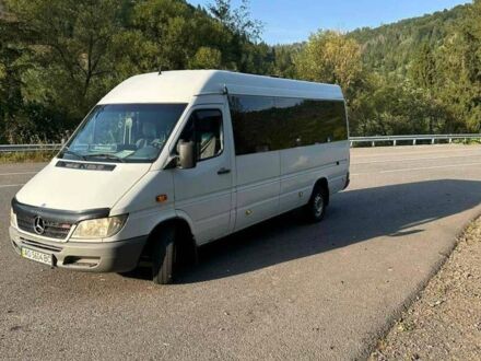 Белый Мерседес Sprinter, объемом двигателя 2.2 л и пробегом 480 тыс. км за 8900 $, фото 1 на Automoto.ua