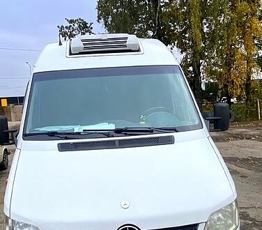 Белый Мерседес Sprinter, объемом двигателя 2.2 л и пробегом 707 тыс. км за 9500 $, фото 1 на Automoto.ua