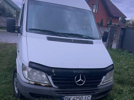 Белый Мерседес Sprinter, объемом двигателя 2.69 л и пробегом 4 тыс. км за 7500 $, фото 1 на Automoto.ua