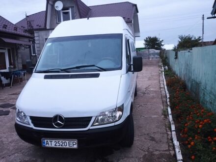 Белый Мерседес Sprinter, объемом двигателя 0.22 л и пробегом 450 тыс. км за 8200 $, фото 1 на Automoto.ua