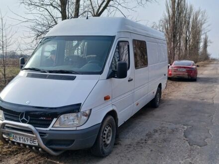 Белый Мерседес Sprinter, объемом двигателя 2.2 л и пробегом 300 тыс. км за 8900 $, фото 1 на Automoto.ua