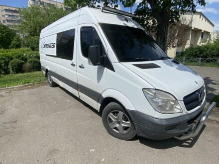 Белый Мерседес Sprinter, объемом двигателя 2.1 л и пробегом 380 тыс. км за 6500 $, фото 1 на Automoto.ua