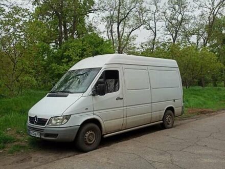 Белый Мерседес Sprinter, объемом двигателя 2.15 л и пробегом 380 тыс. км за 8000 $, фото 1 на Automoto.ua