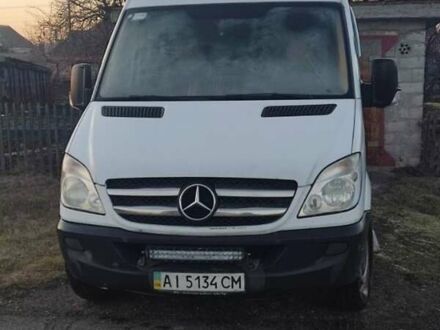 Белый Мерседес Sprinter, объемом двигателя 2.2 л и пробегом 300 тыс. км за 13500 $, фото 1 на Automoto.ua