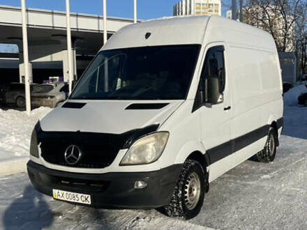 Белый Мерседес Sprinter, объемом двигателя 2.2 л и пробегом 377 тыс. км за 10500 $, фото 1 на Automoto.ua