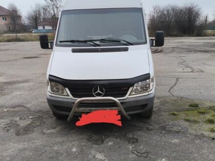 Белый Мерседес Sprinter, объемом двигателя 2.15 л и пробегом 880 тыс. км за 8200 $, фото 1 на Automoto.ua