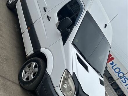 Белый Мерседес Sprinter, объемом двигателя 2.2 л и пробегом 150 тыс. км за 13000 $, фото 1 на Automoto.ua