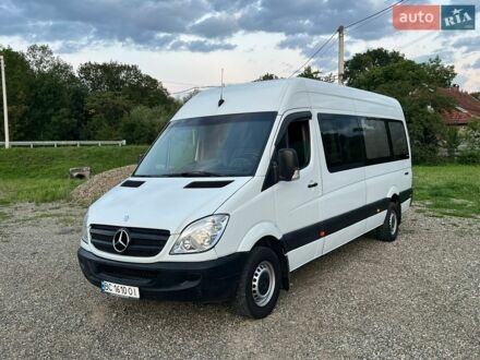 Белый Мерседес Sprinter, объемом двигателя 2.2 л и пробегом 500 тыс. км за 11800 $, фото 1 на Automoto.ua