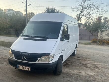Белый Мерседес Sprinter, объемом двигателя 2.1 л и пробегом 450 тыс. км за 6503 $, фото 1 на Automoto.ua