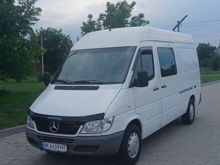 Білий Мерседес Sprinter, об'ємом двигуна 2.2 л та пробігом 255 тис. км за 9200 $, фото 1 на Automoto.ua