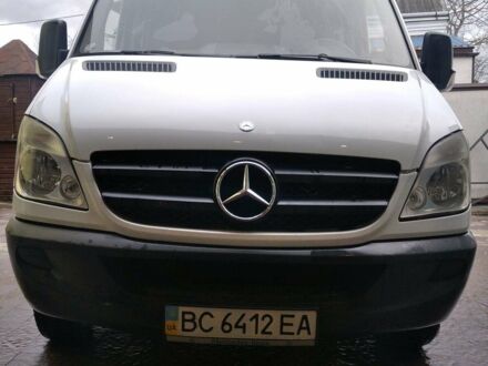 Белый Мерседес Sprinter, объемом двигателя 2.1 л и пробегом 465 тыс. км за 9853 $, фото 1 на Automoto.ua