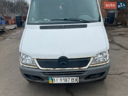 Белый Мерседес Sprinter, объемом двигателя 2.15 л и пробегом 840 тыс. км за 6300 $, фото 1 на Automoto.ua