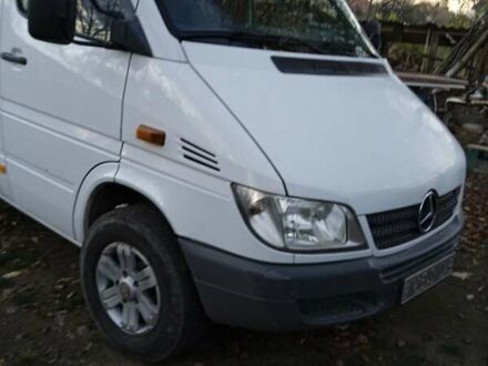 Белый Мерседес Sprinter, объемом двигателя 2.2 л и пробегом 390 тыс. км за 10300 $, фото 1 на Automoto.ua