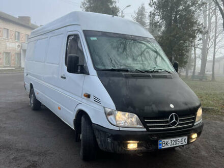 Белый Мерседес Sprinter, объемом двигателя 2.15 л и пробегом 350 тыс. км за 8200 $, фото 1 на Automoto.ua