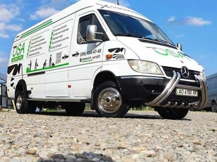 Белый Мерседес Sprinter, объемом двигателя 2.1 л и пробегом 400 тыс. км за 14000 $, фото 1 на Automoto.ua