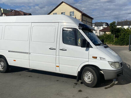 Белый Мерседес Sprinter, объемом двигателя 2.2 л и пробегом 335 тыс. км за 11000 $, фото 1 на Automoto.ua