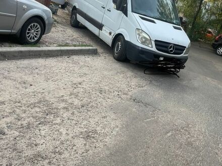 Белый Мерседес Sprinter, объемом двигателя 2.1 л и пробегом 500 тыс. км за 9000 $, фото 1 на Automoto.ua