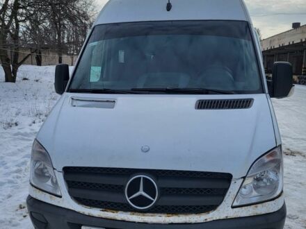 Білий Мерседес Sprinter, об'ємом двигуна 2.1 л та пробігом 720 тис. км за 8000 $, фото 1 на Automoto.ua