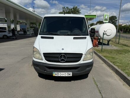 Белый Мерседес Sprinter, объемом двигателя 2.2 л и пробегом 535 тыс. км за 8200 $, фото 1 на Automoto.ua