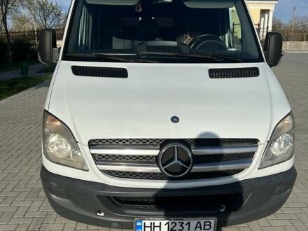 Белый Мерседес Sprinter, объемом двигателя 2.2 л и пробегом 645 тыс. км за 9600 $, фото 1 на Automoto.ua