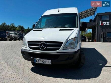 Белый Мерседес Sprinter, объемом двигателя 2.15 л и пробегом 320 тыс. км за 13200 $, фото 1 на Automoto.ua