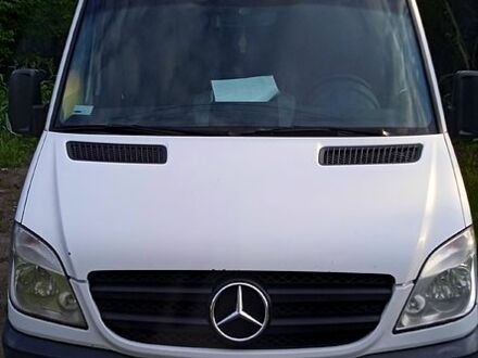 Белый Мерседес Sprinter, объемом двигателя 2.1 л и пробегом 690 тыс. км за 9700 $, фото 1 на Automoto.ua