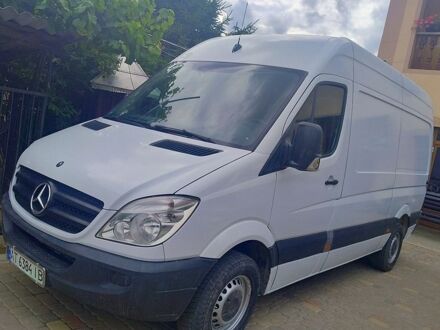 Белый Мерседес Sprinter, объемом двигателя 2.15 л и пробегом 353 тыс. км за 8800 $, фото 1 на Automoto.ua