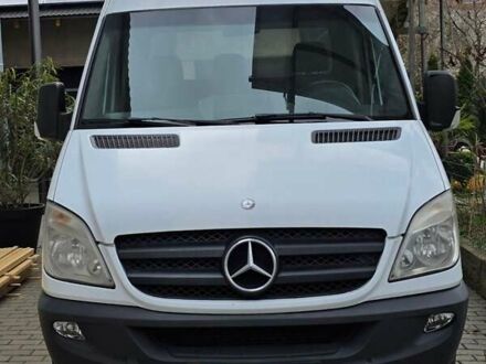 Белый Мерседес Sprinter, объемом двигателя 2.1 л и пробегом 444 тыс. км за 10500 $, фото 1 на Automoto.ua