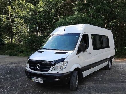 Белый Мерседес Sprinter, объемом двигателя 2.99 л и пробегом 380 тыс. км за 9900 $, фото 1 на Automoto.ua