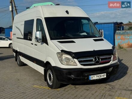 Белый Мерседес Sprinter, объемом двигателя 2.15 л и пробегом 300 тыс. км за 13000 $, фото 1 на Automoto.ua