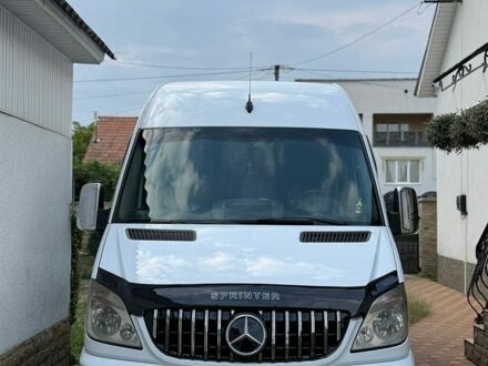 Белый Мерседес Sprinter, объемом двигателя 3 л и пробегом 730 тыс. км за 13999 $, фото 1 на Automoto.ua