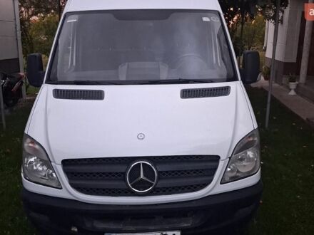 Білий Мерседес Sprinter, об'ємом двигуна 2.2 л та пробігом 300 тис. км за 11700 $, фото 1 на Automoto.ua