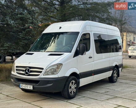 Белый Мерседес Sprinter, объемом двигателя 2.15 л и пробегом 315 тыс. км за 9000 $, фото 1 на Automoto.ua