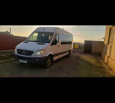 Белый Мерседес Sprinter, объемом двигателя 2.15 л и пробегом 360 тыс. км за 9300 $, фото 1 на Automoto.ua