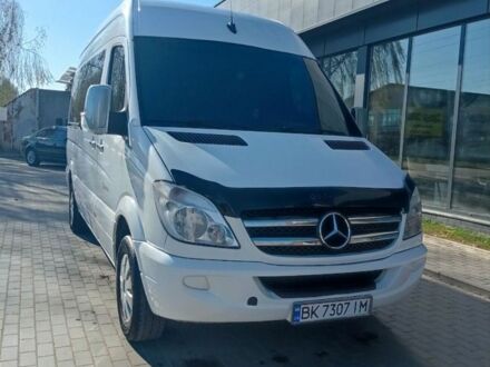 Белый Мерседес Sprinter, объемом двигателя 2.2 л и пробегом 463 тыс. км за 10700 $, фото 1 на Automoto.ua