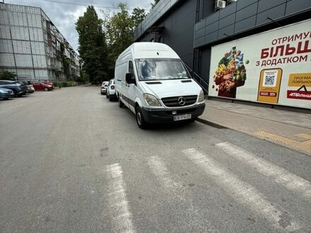 Белый Мерседес Sprinter, объемом двигателя 2.15 л и пробегом 500 тыс. км за 9000 $, фото 1 на Automoto.ua
