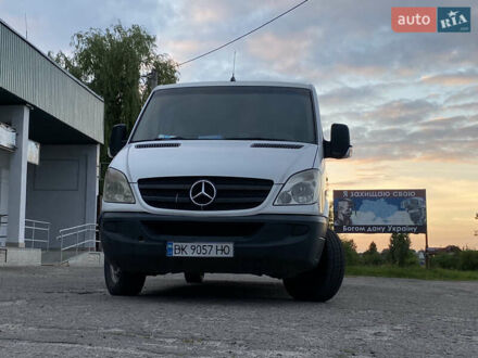 Білий Мерседес Sprinter, об'ємом двигуна 2.1 л та пробігом 480 тис. км за 9600 $, фото 1 на Automoto.ua