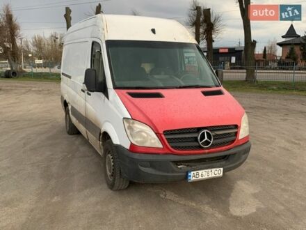Белый Мерседес Sprinter, объемом двигателя 2.2 л и пробегом 467 тыс. км за 5500 $, фото 1 на Automoto.ua