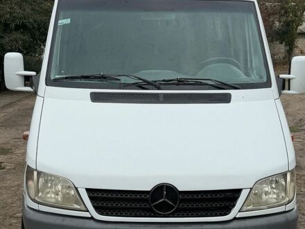 Белый Мерседес Sprinter, объемом двигателя 2.2 л и пробегом 535 тыс. км за 10000 $, фото 1 на Automoto.ua