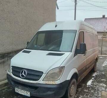 Белый Мерседес Sprinter, объемом двигателя 2.1 л и пробегом 500 тыс. км за 5950 $, фото 1 на Automoto.ua