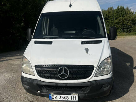 Мерседес Sprinter 2007 в Ровно на Automoto.ua Белый Мерседес Sprinter, объемом двигателя 2.15 л и пробегом 350 тыс. км за 7900 $, фото 1 на Automoto.ua