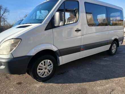 Белый Мерседес Sprinter, объемом двигателя 2.1 л и пробегом 450 тыс. км за 8799 $, фото 1 на Automoto.ua