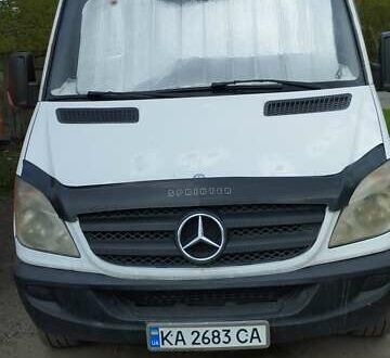 Белый Мерседес Sprinter, объемом двигателя 2.15 л и пробегом 300 тыс. км за 9200 $, фото 1 на Automoto.ua