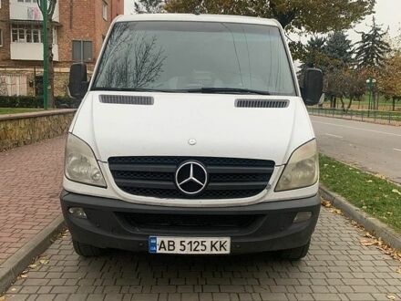Белый Мерседес Sprinter, объемом двигателя 2.15 л и пробегом 700 тыс. км за 9000 $, фото 1 на Automoto.ua